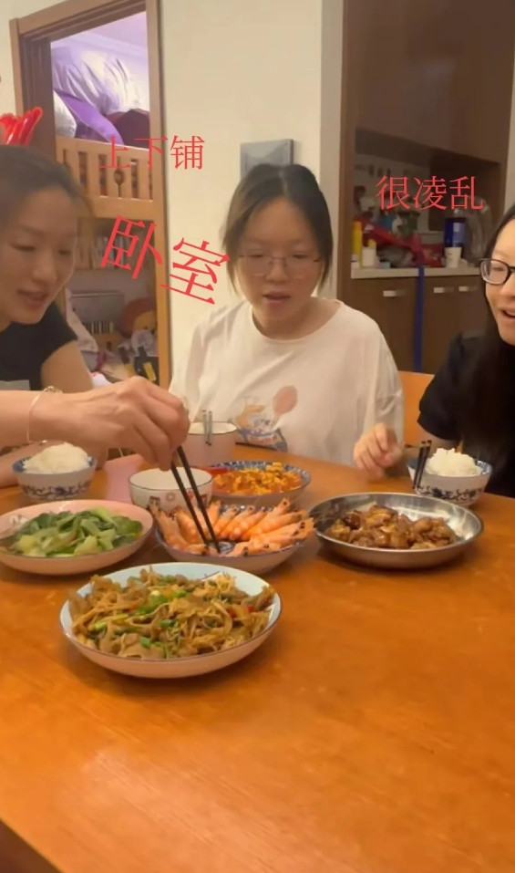【深圳蜗居实录：当网友吐槽"脏乱差"，我却看见生活最滚烫的模样】最近网上都在