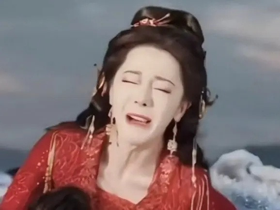 一时分不清热巴这是哭还是笑啊？