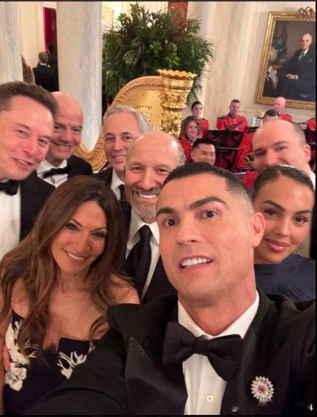 超级足球巨星C罗在沙特王储穆罕默德·本·萨勒曼访问白宫期间拜见了川普总统。这是在