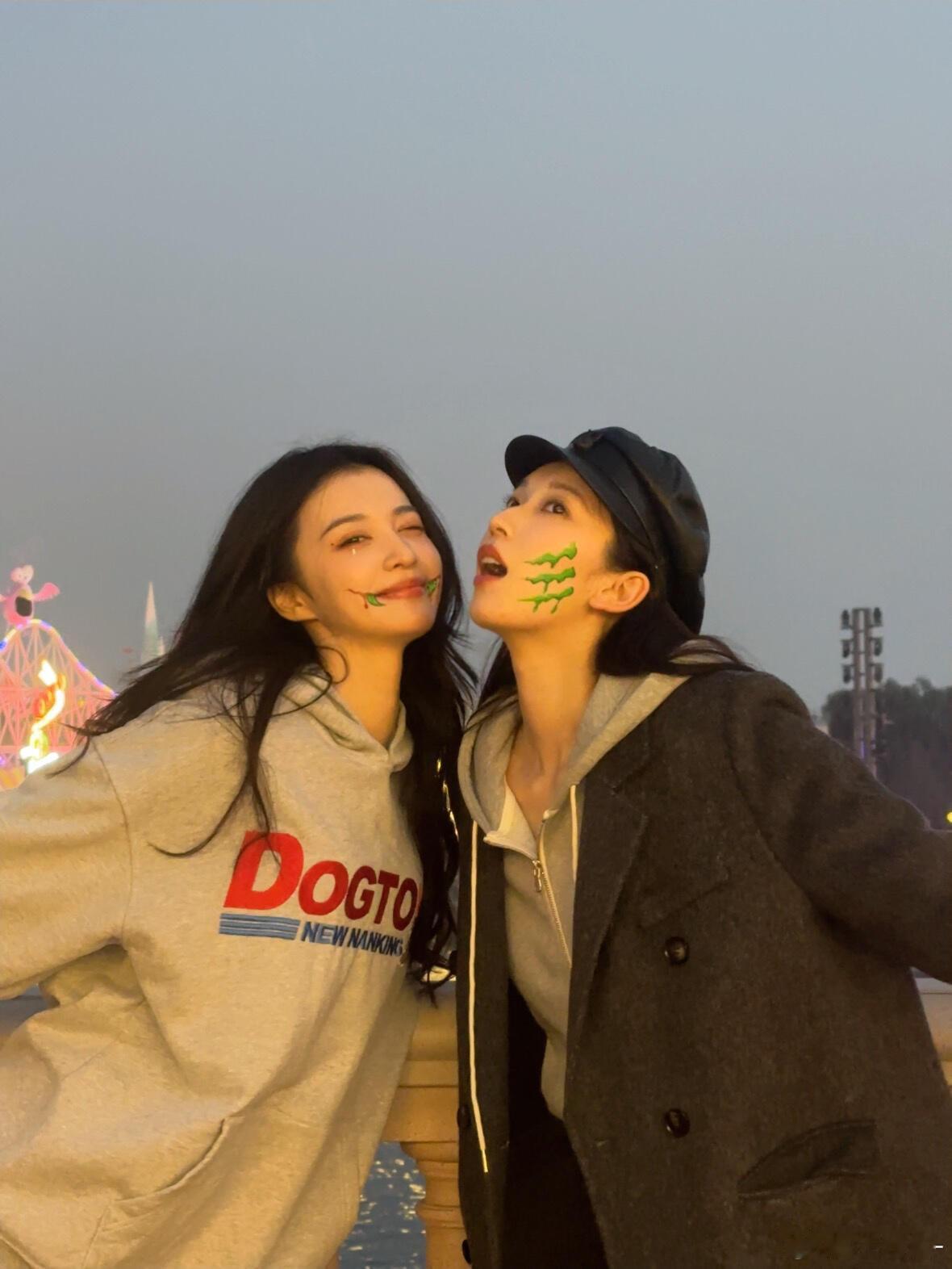 王楚然刘令姿明月录同框就爱看这种美女同框的戏！多多的来！王楚然刘令姿明月录同框我