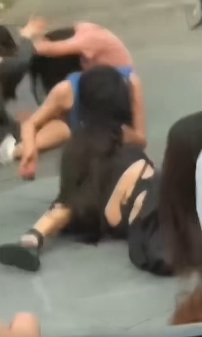 这就是江湖，不是你撕就是她撕