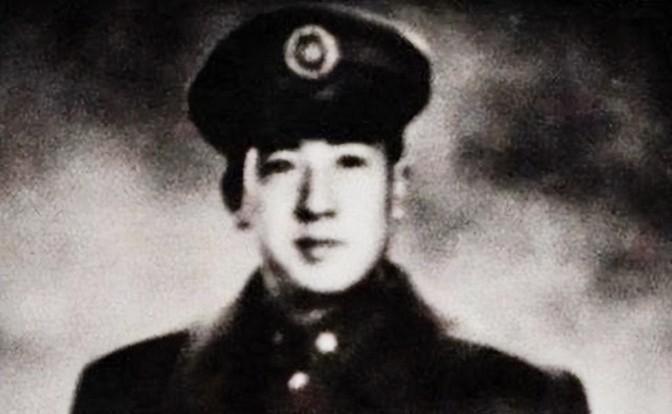 1958年，青海“土皇帝”马步芳偷偷在亲侄女喝的水里下了药。不曾想，就是这个18