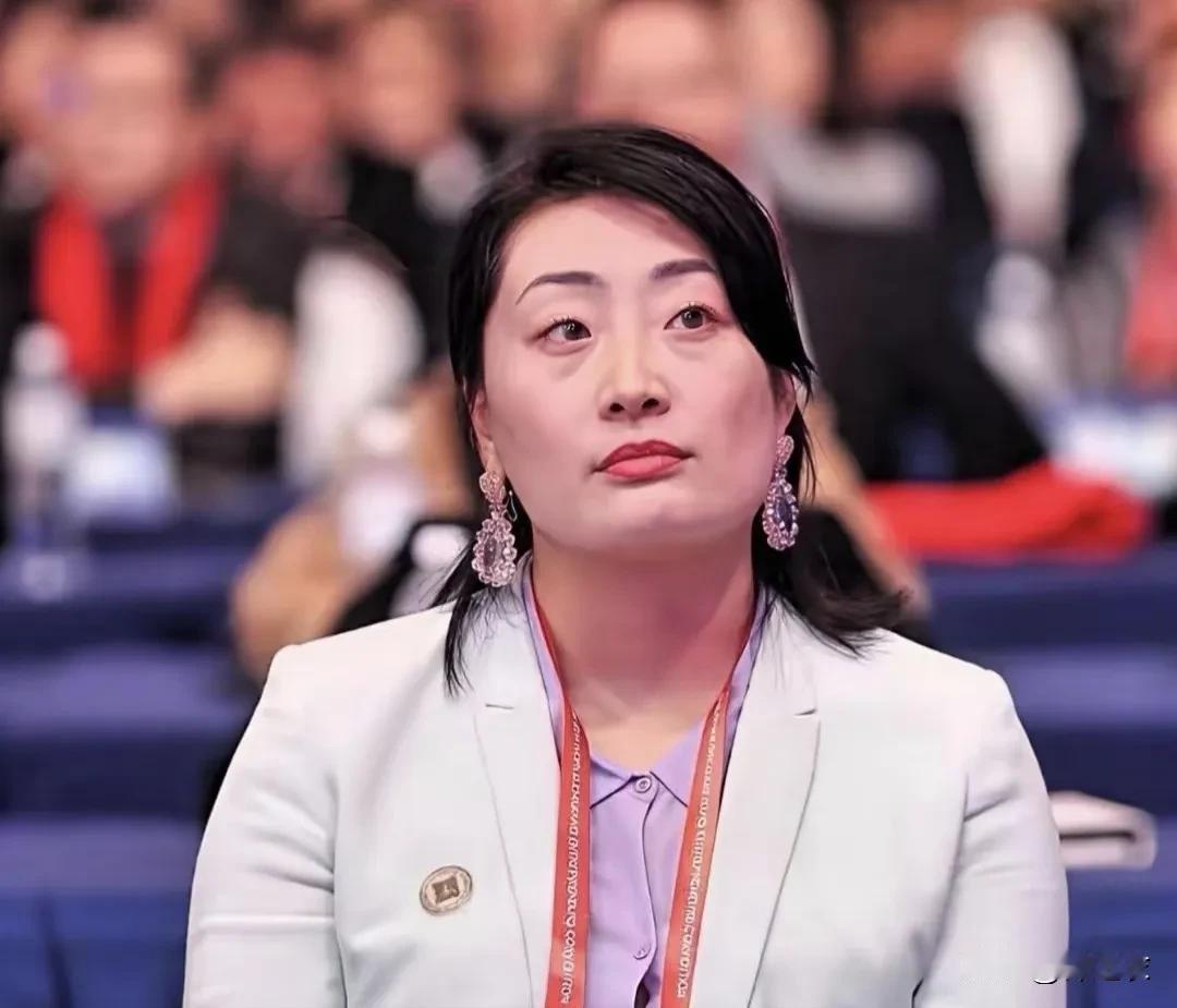 杜建英和她的几个孩子，应该是很难赢得了宗馥莉，而且主要是私生子+香蕉人的双重不被