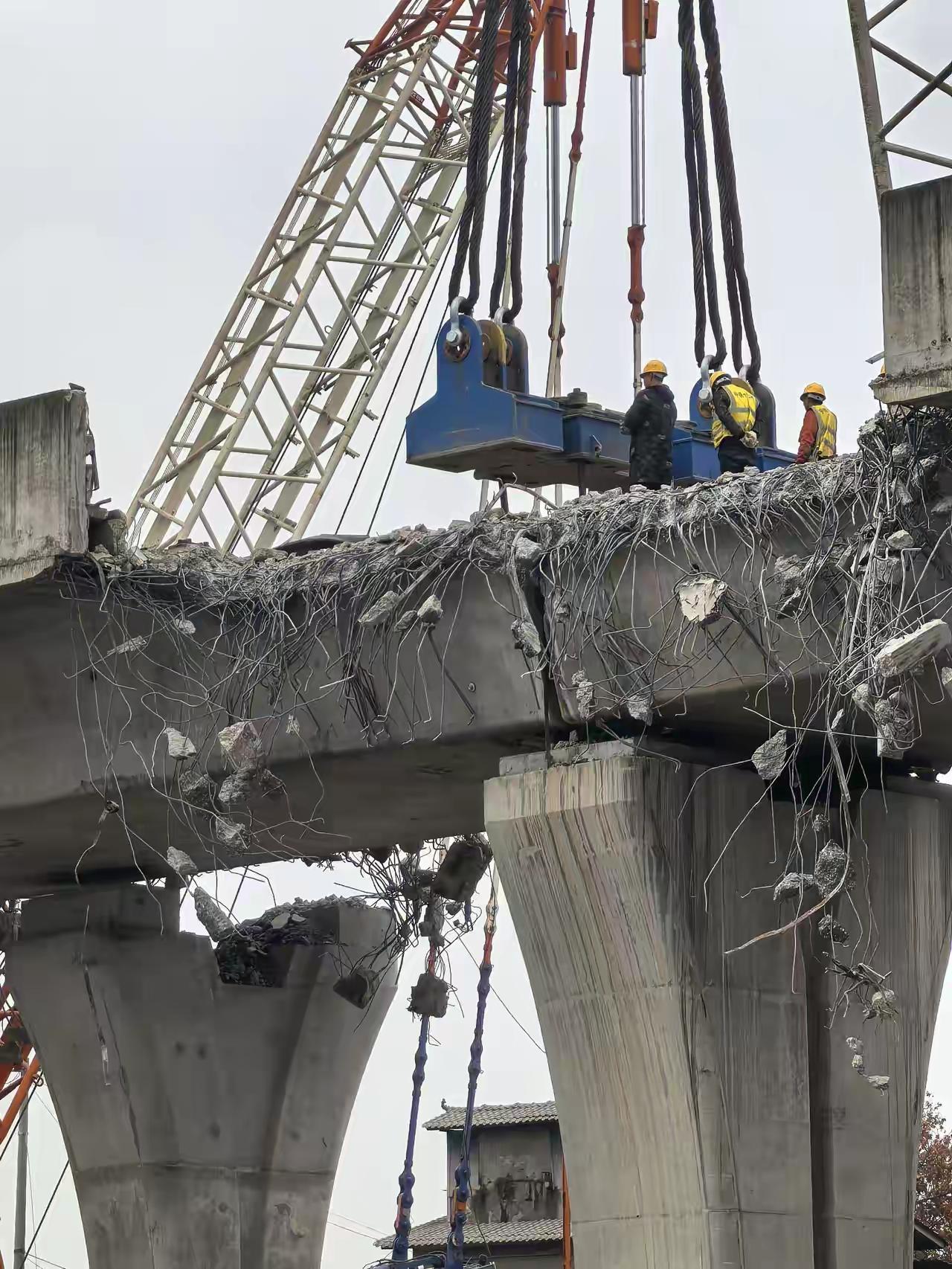 大面2号地铁线变脸，高架拆除中！要走地下交通了吗？不解的是2号线通过改造为什么