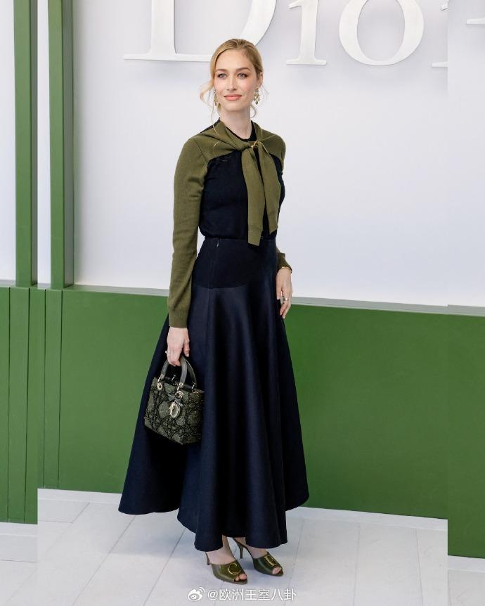 又是一年n回的巴黎时装周了，昨天（3月3日）的Dior秀场上见到了三个熟脸首先