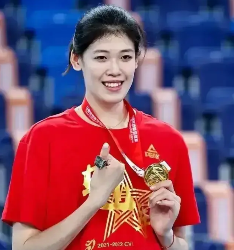 【首战墨西哥女排，对李盈莹不敢抱希望】李盈莹虽然到了泰国参加女排世锦赛，而且也
