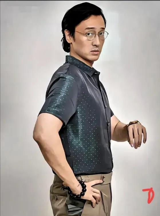 为什么王传君火不起来，很简单的原因。王传君新片《南京照相馆》上映5天票房破4