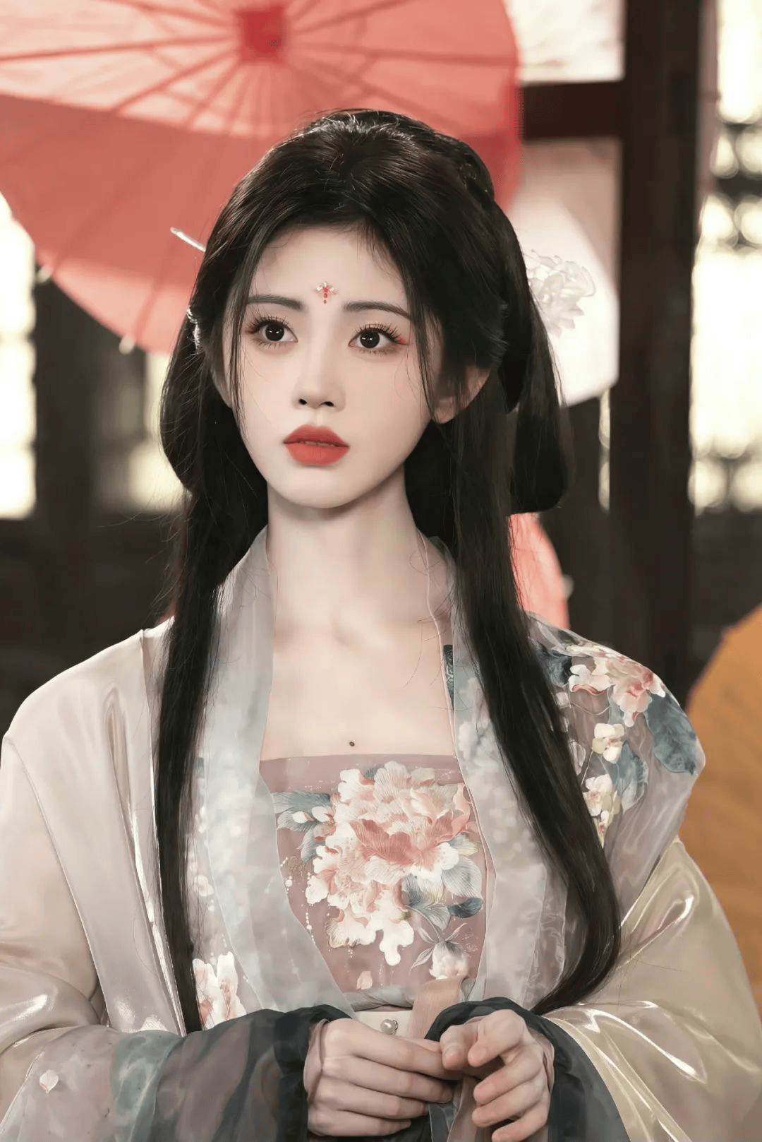 陈瑶、鞠婧祎、张予曦扮嫦娥各有千秋，最美是谁？