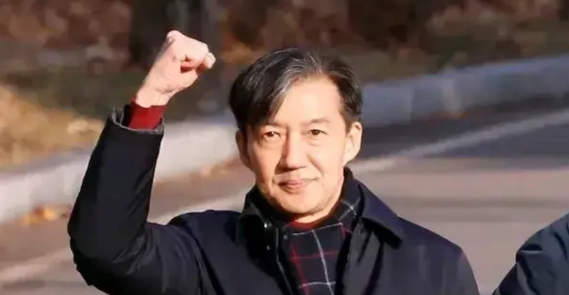 明天曹国出狱！由于韩国政党撕裂，曹国被尹锡悦送进监狱！刑期到2026年12月