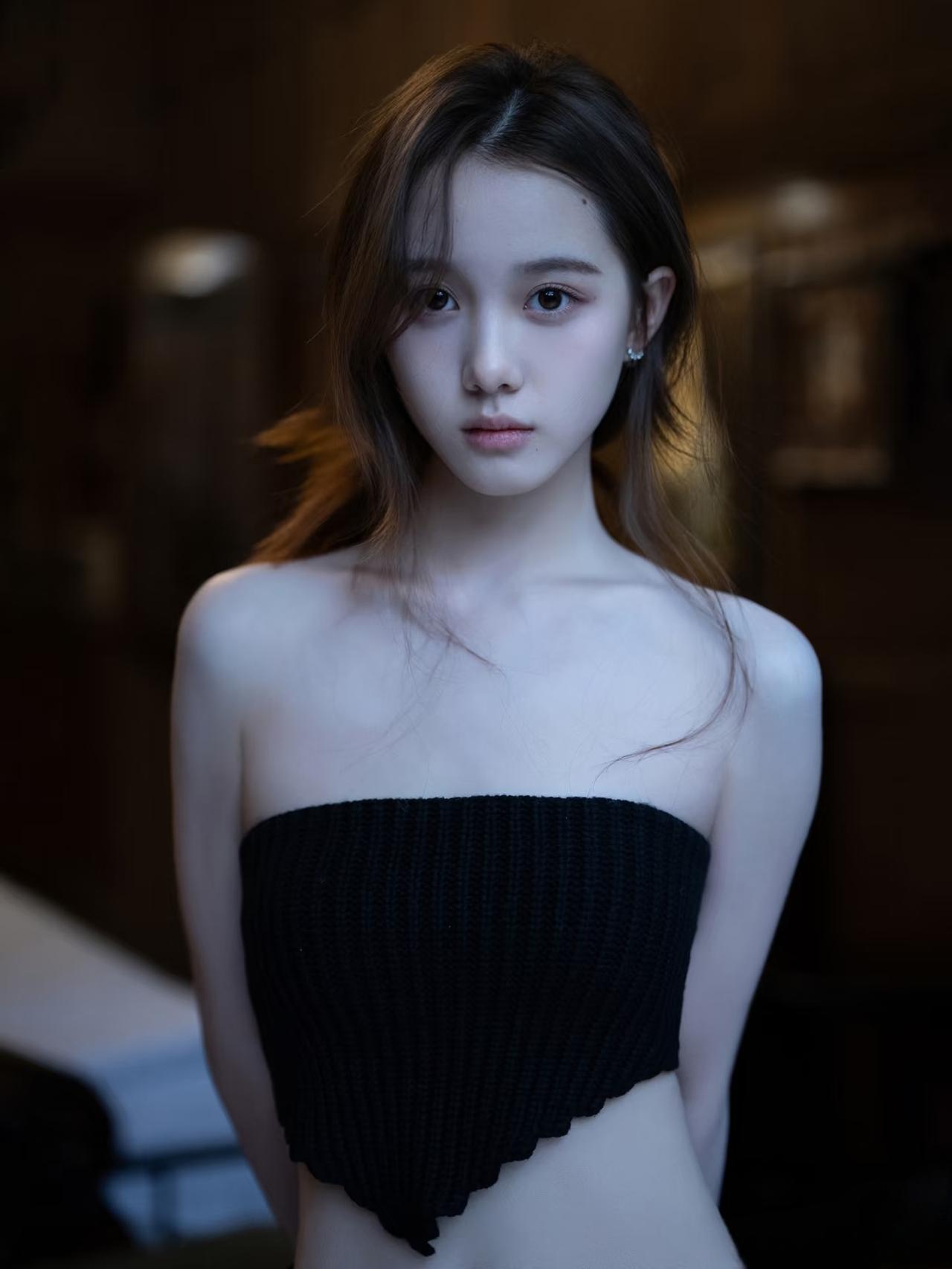 冷艳黑裙少女