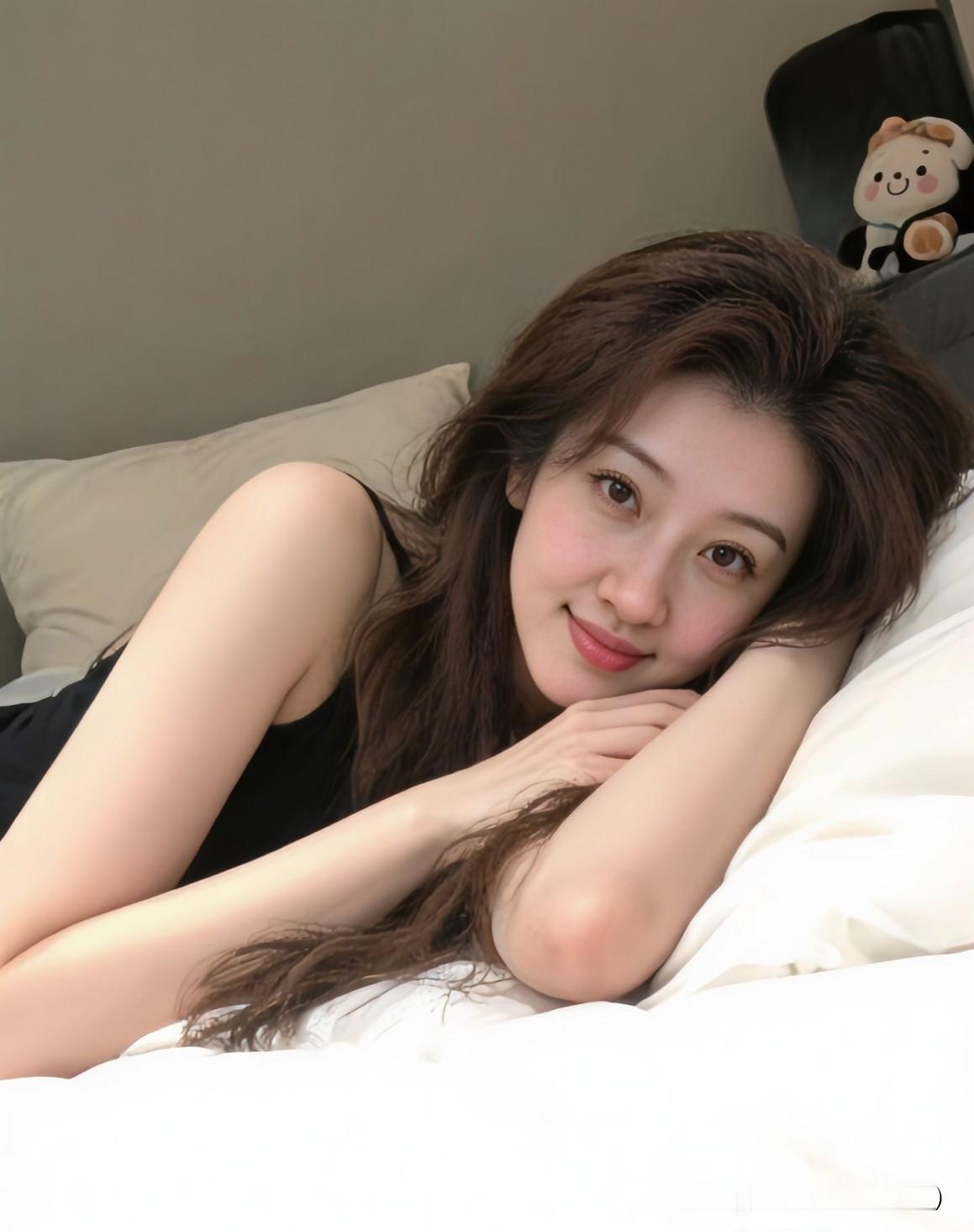 两性关系里，男人要的真不是，多贵的礼物！是疲惫时你的一句辛苦了，是迷茫时