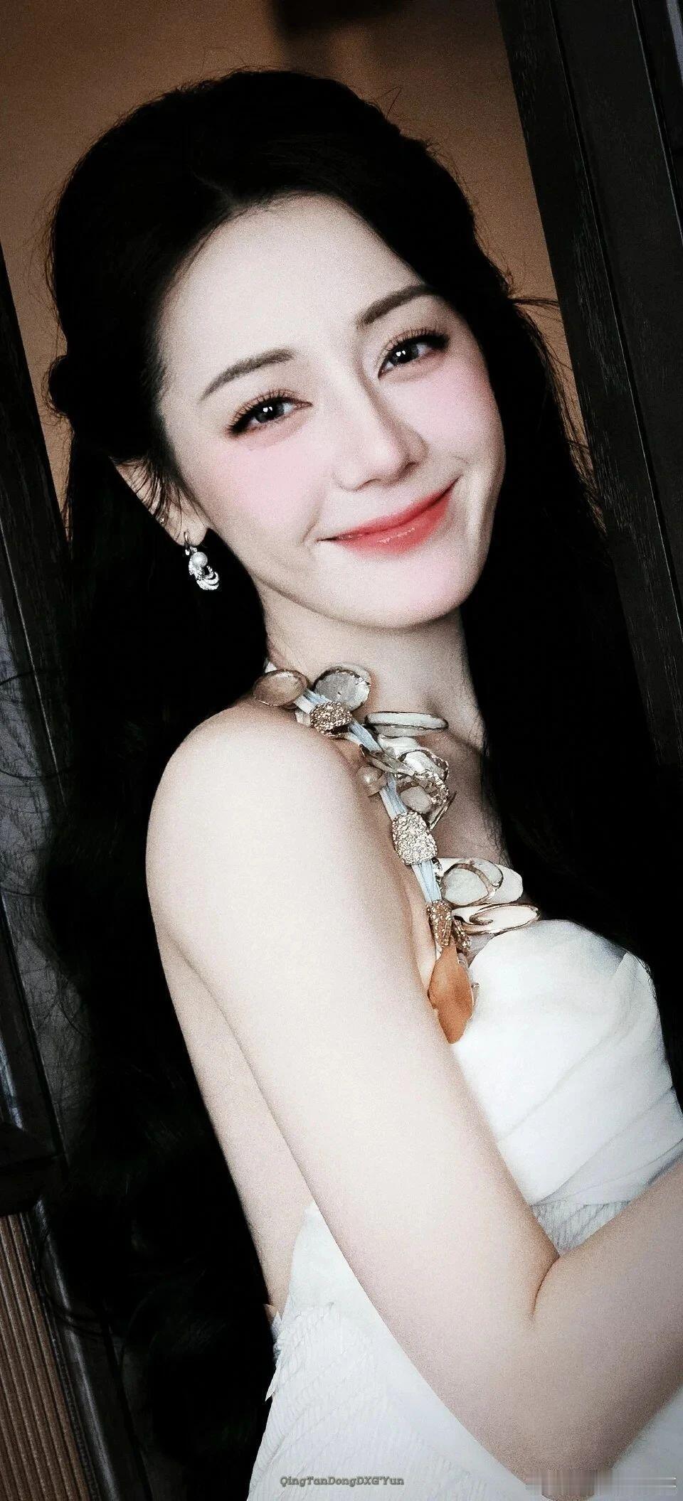 迪丽热巴9张迪丽热巴手机壁纸美女甜美氛围清新图！迪丽热巴｜​​​