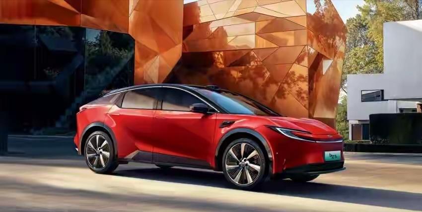 不管你承认不承认，这就是赤裸裸的现实，中国百姓用车可分四个等级∶1、50万以