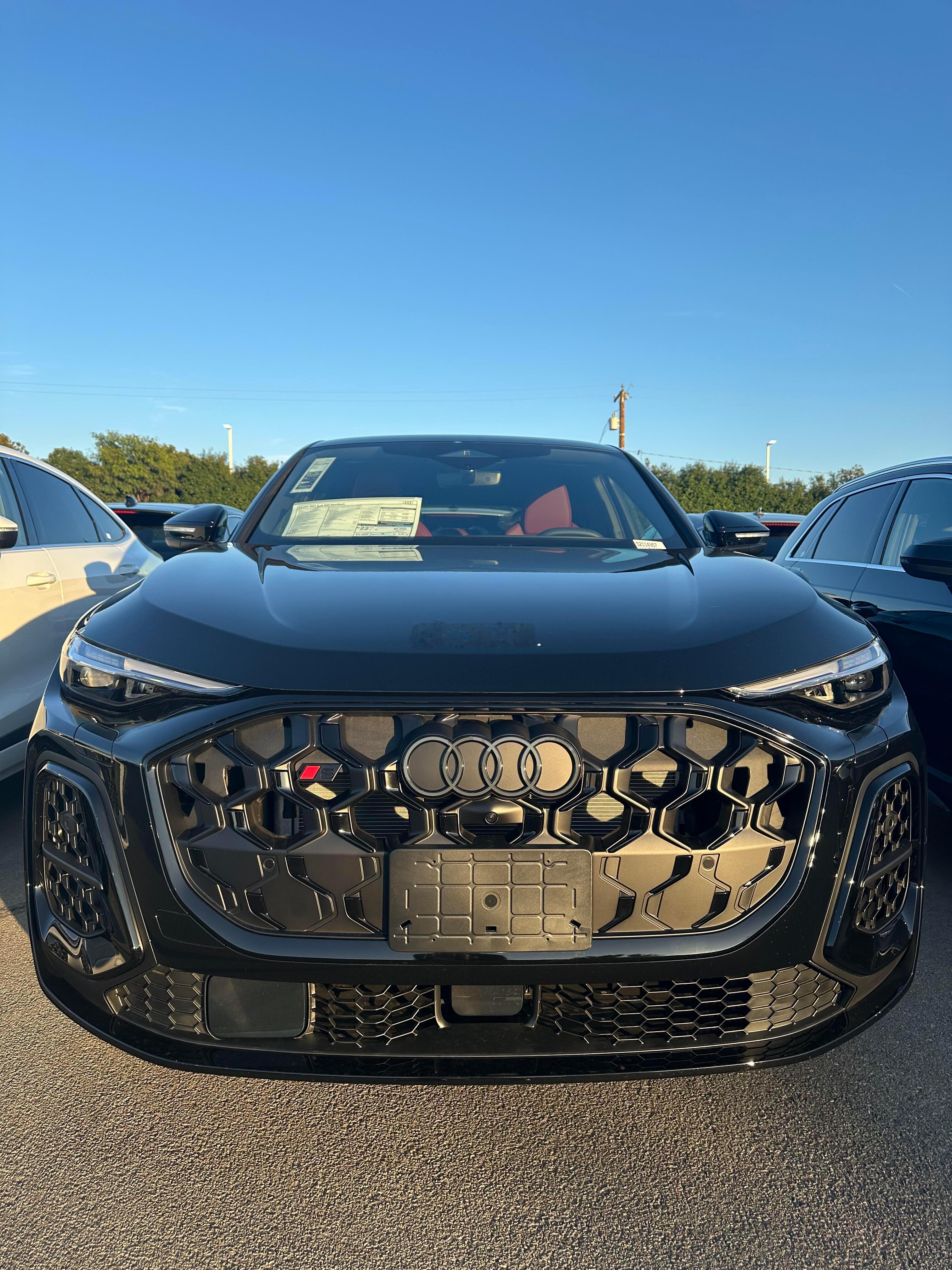 全新2025奥迪SQ5，低调外表，强悍实力。要快有快，想稳就稳。奥迪sq5