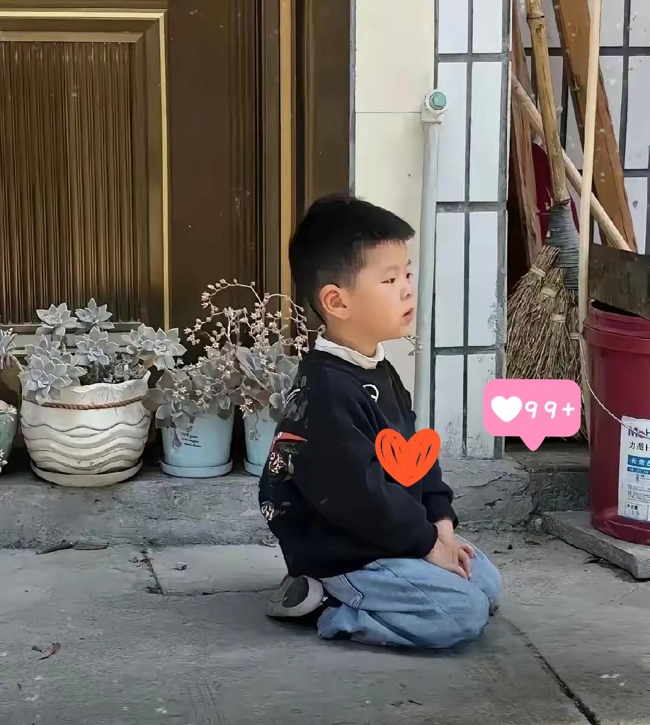 双向奔赴的爱，从来无关血缘！广州猎德村一对夫妻，领养了6岁的聋哑男孩，为帮孩