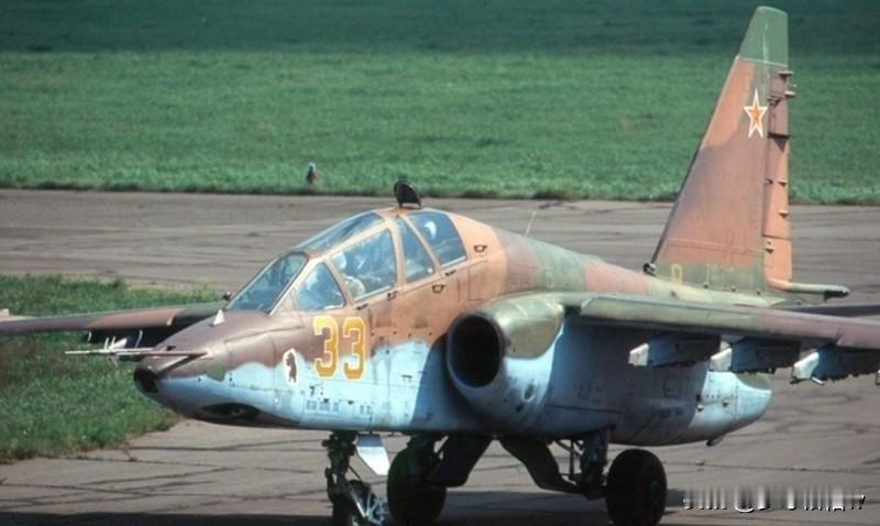 1979年，苏联航空工业开始现代化升级苏-25攻击机的工作，这项工作的产物就是苏