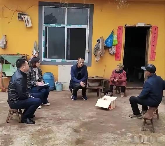 江西一名15岁少年遭遇人生至暗变故！双亲离世仅百余天，尚未走出悲痛阴影。自家田地