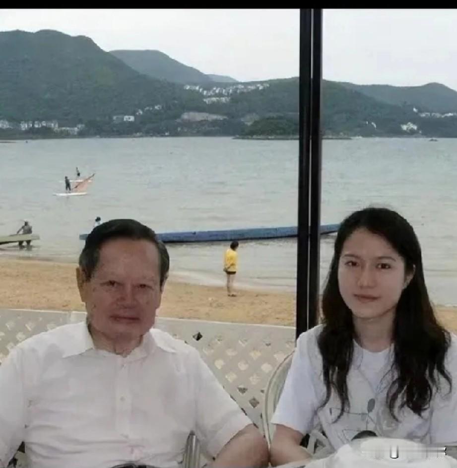 吃过满汉全席的人，你再让他回头去啃干馒头，他下不去嘴啊。翁帆这事儿，说白了就这