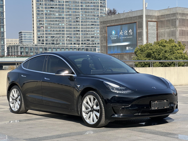 我这辆是2021款Model3标准续航后驱升级版，官方续航是468km。车
