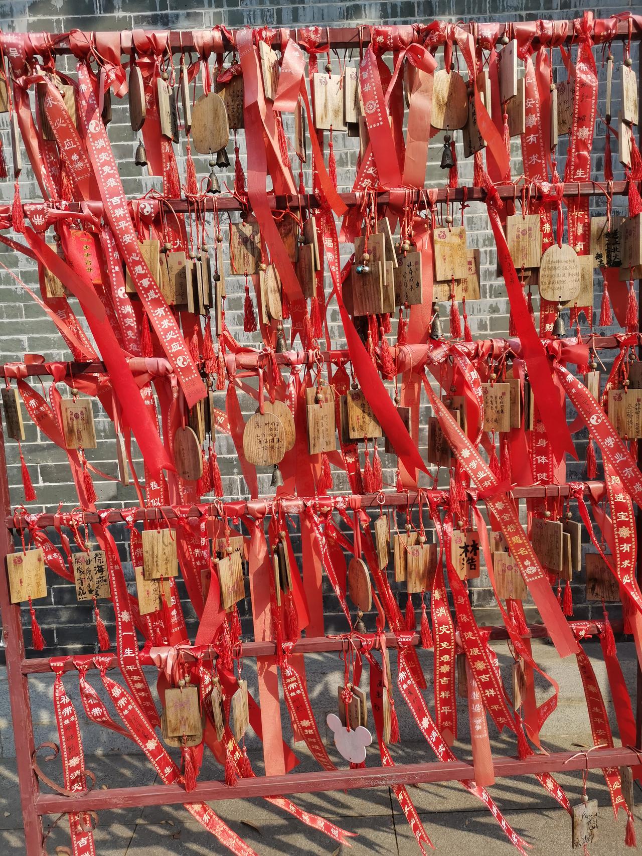 记女儿第一次也是唯一一次离家出走女儿第一次离家出走是在上初中的时候，事隔多年