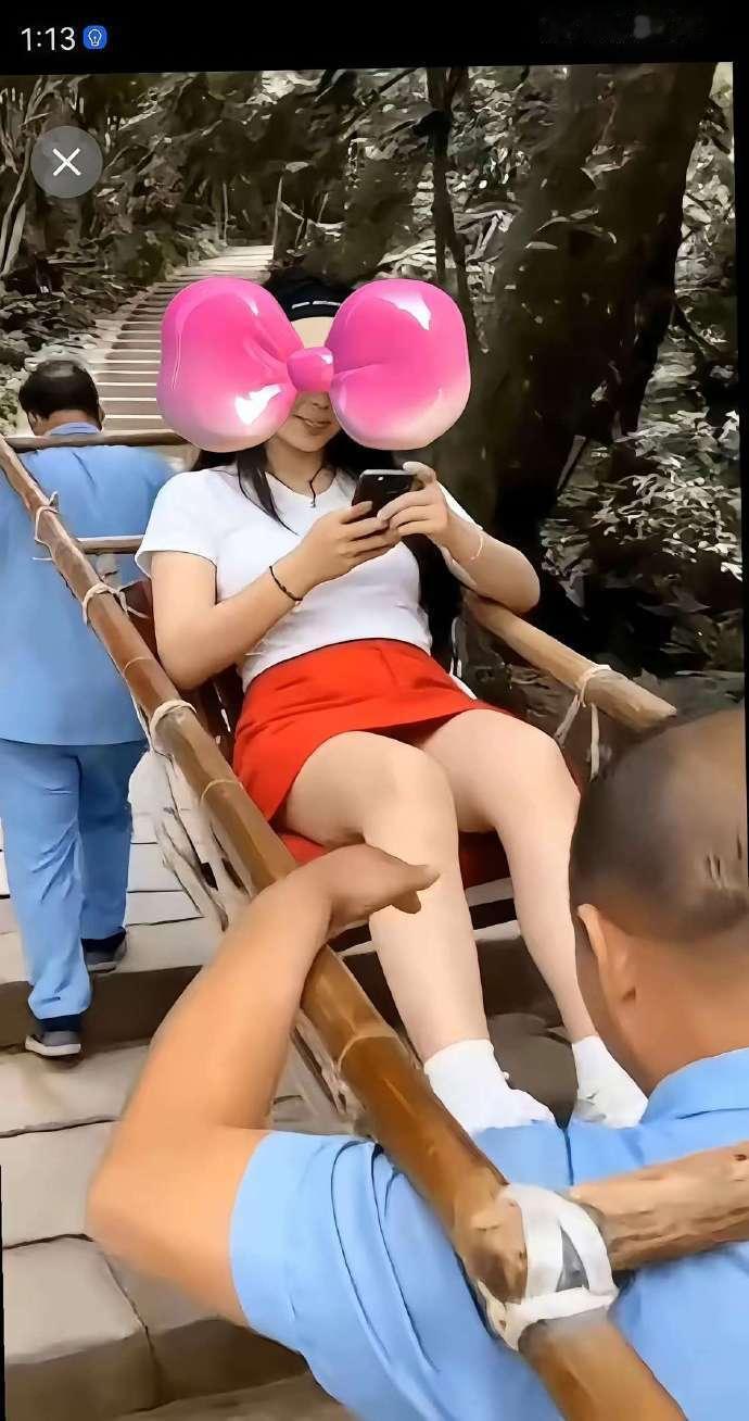 后面大哥越抬越精神了