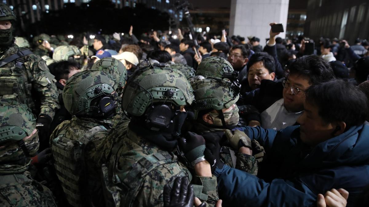 韩国检方盖棺定论，尹锡悦发动“自我政变”，牢底坐穿已成必然！负责尹锡悦案件调查