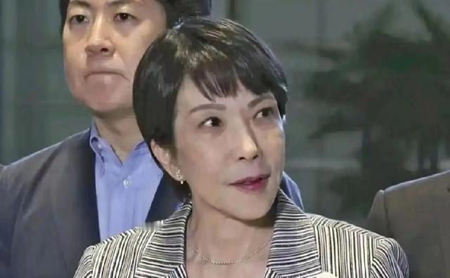 日本共同社报道：“中国的反制迅速而密集，而高市早苗首相的支持不断攀升，7成以上的