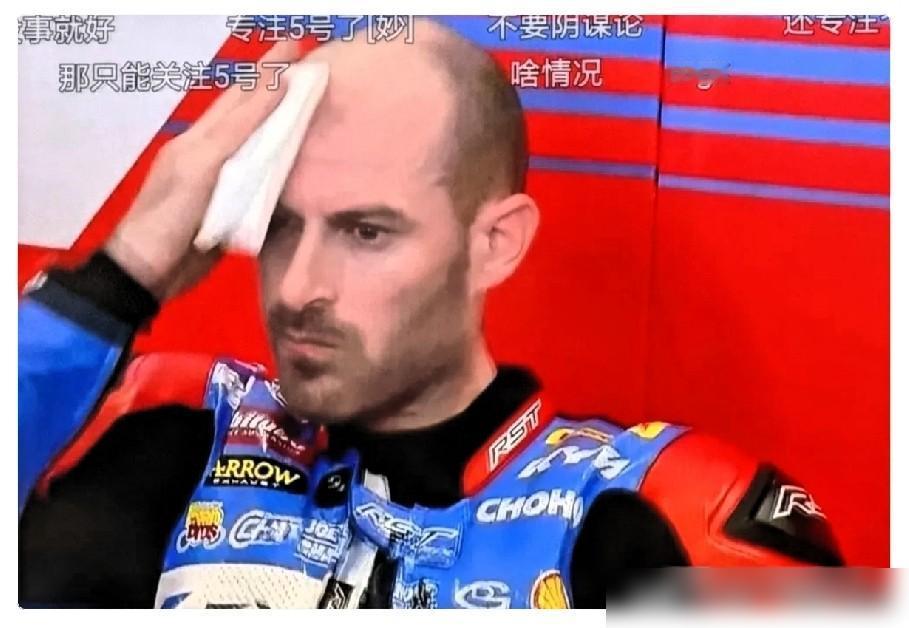 法国记者当面挑衅：你的中国粉丝会骂死你吧？刚退赛的瓦伦丁一句话噎死他。你都