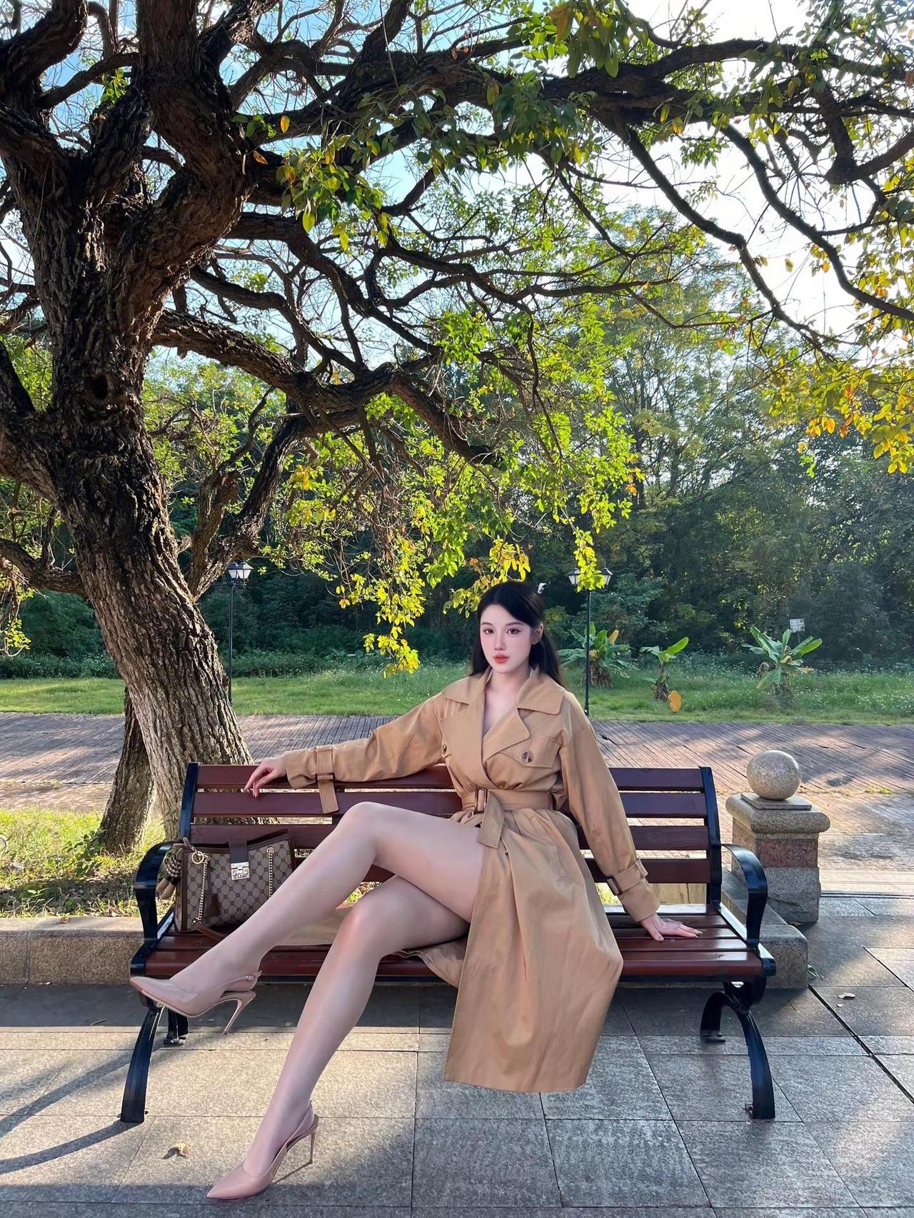 今天很温柔。氛围感感觉至上大长腿拍照