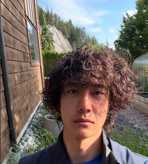 远在美洲的王一博终于发明信片给我们啦！！！我需要平复一下激动的心情，真的是想他