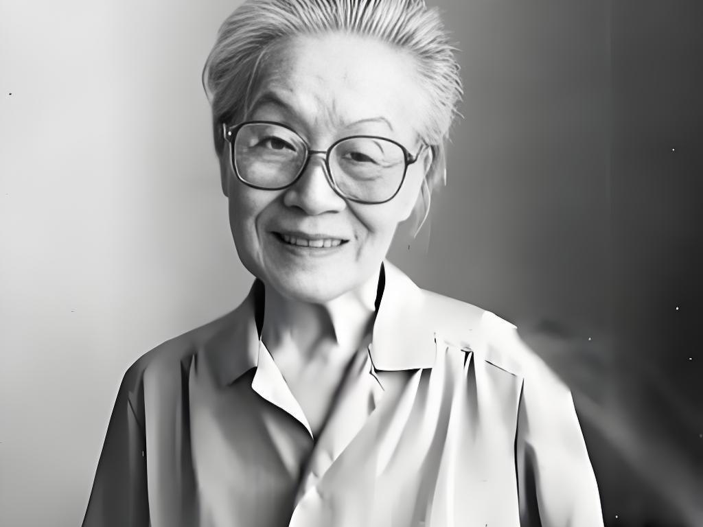 杨绛先生说："聪明的女人，宁可守着无爱的婚姻，也不会轻易离婚。因为她知道，