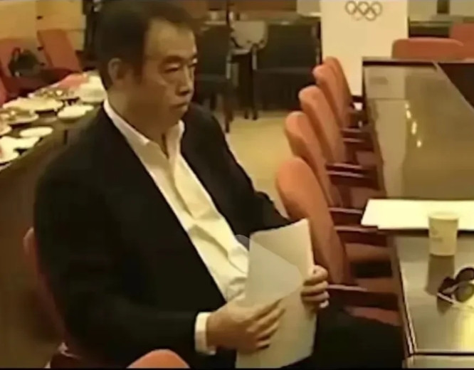 2005年，陈凯歌竞选奥运会总导演，他开口就背古诗，没想到第一轮就惨遭淘汰，而组