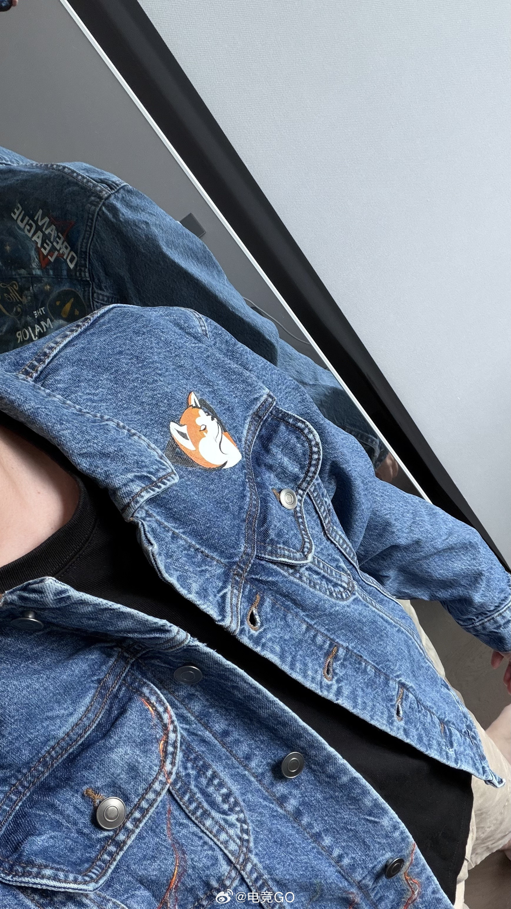我有Ti战袍啦！收到匈牙利画师定制的夹克外套把我绝活出装都画上去了好帅dota