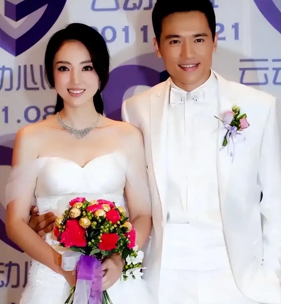 演员董璇说：“我再婚前无数次告诉自己以后不会再生小孩儿，但是现在一步步的被我老公