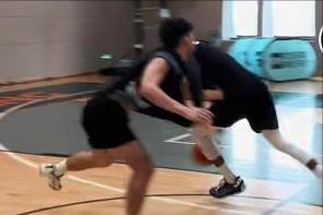 威姆斯怎么不到场，李春江为啥不发文，徐中锋就投三分球外，广东多人打得不尽兴广