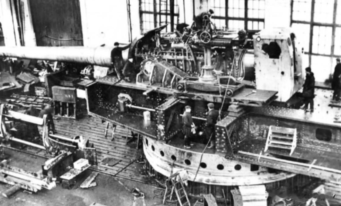 在苏德战争爆发之前，苏联军事工业为了测试计划用于“苏联”级战列舰的B-37型40