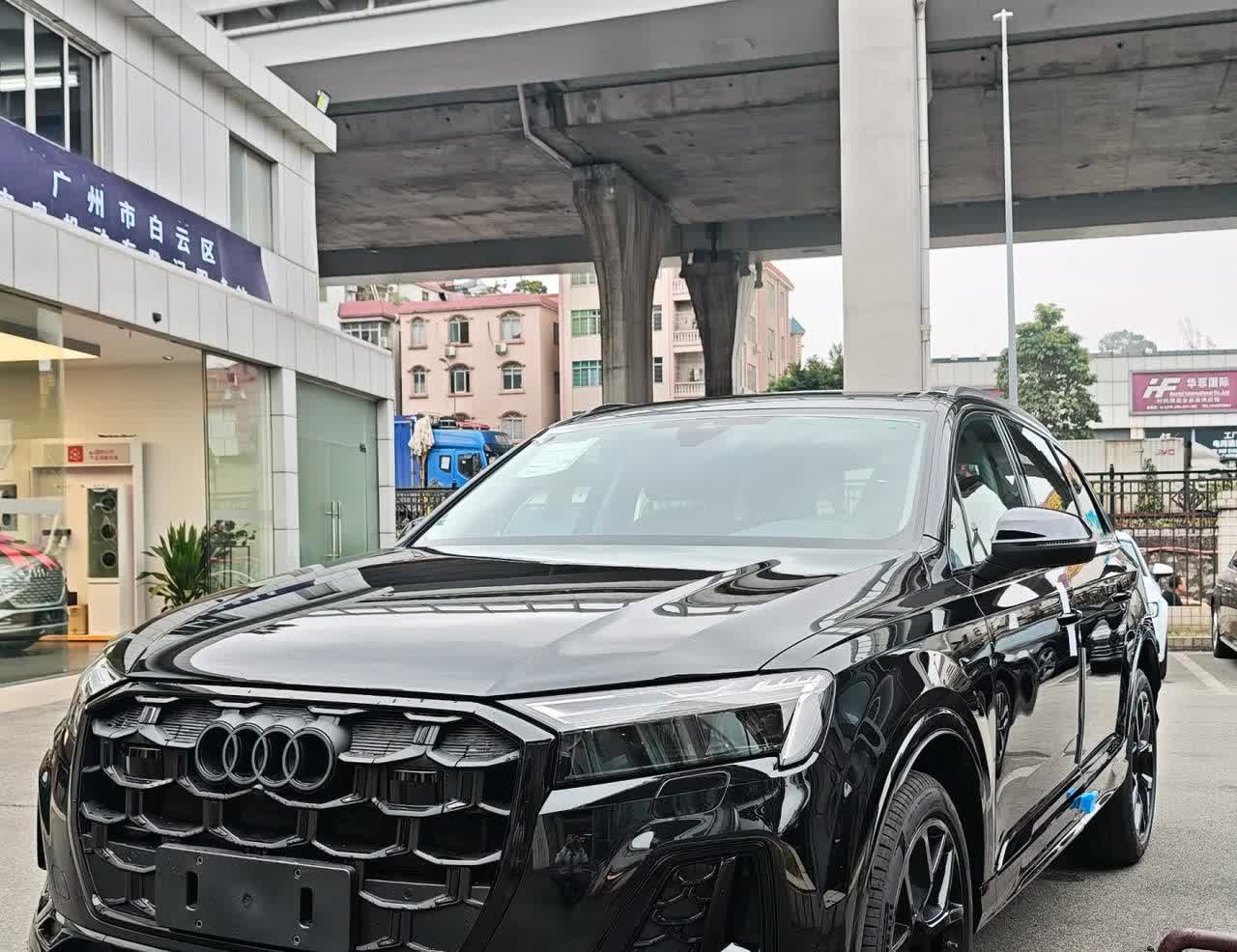 2.0T奥迪Q7“够”与“不够”，取决于你把这台车当什么角色。账面数据：26