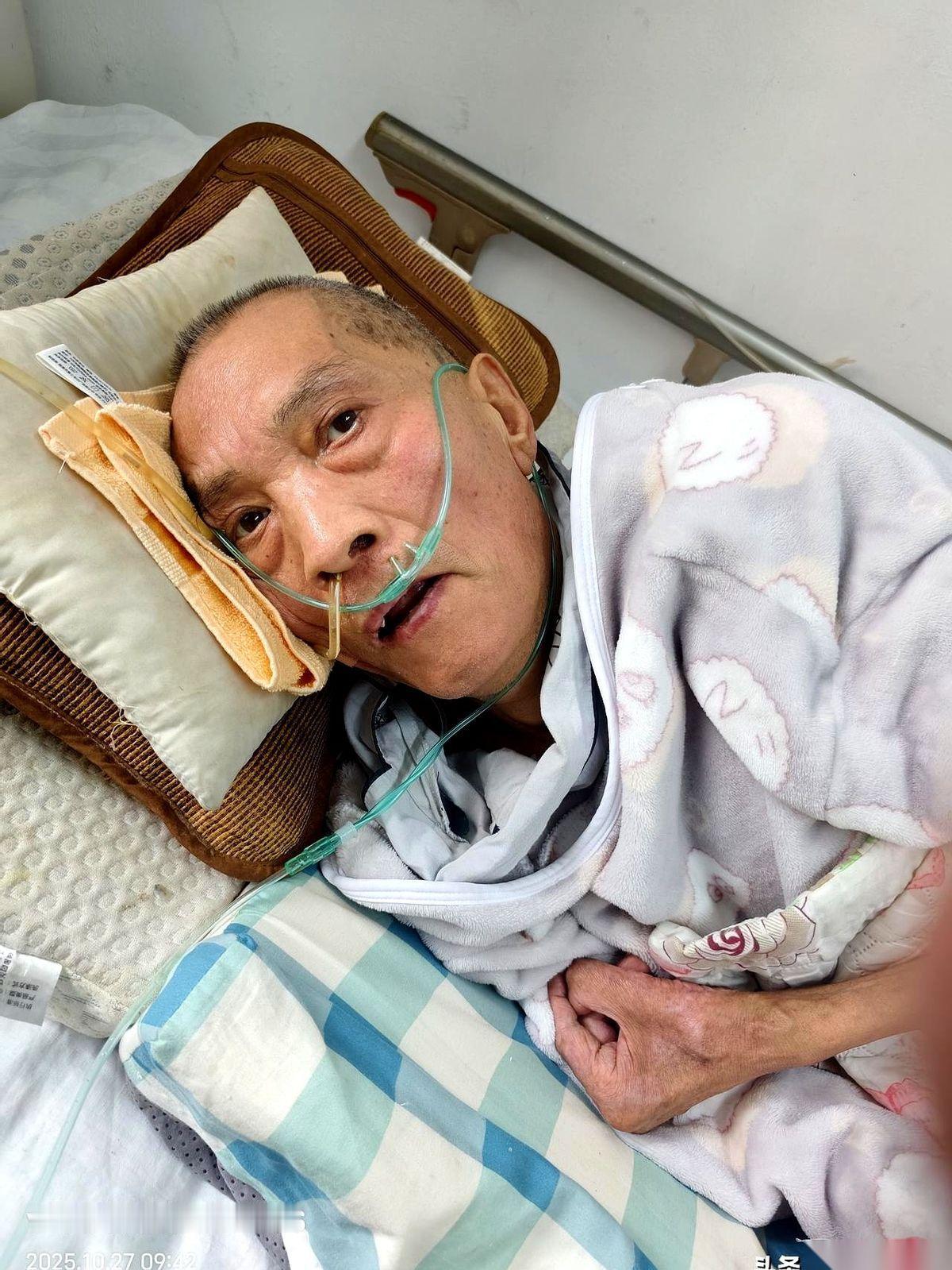 南京胸科医院，最顶级的抗生素，今天告诉我，对我爸没用。我脑子嗡的一下，感觉天都