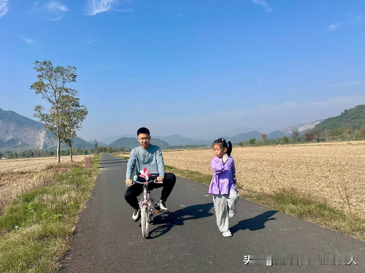 穷人的家庭，真的没必要在孩子身上花没必要的钱。我一邻居，两口子在菜市场卖菜，