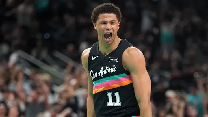 NBA常规赛马刺以112-101战胜开拓者本场比赛，马刺球员卡特-布莱恩特全