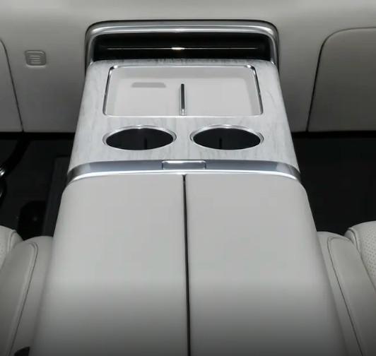 起初你以为只是外面长得像。后来发现，连里面都长得像。理想没做的时候这些个厂商咋没