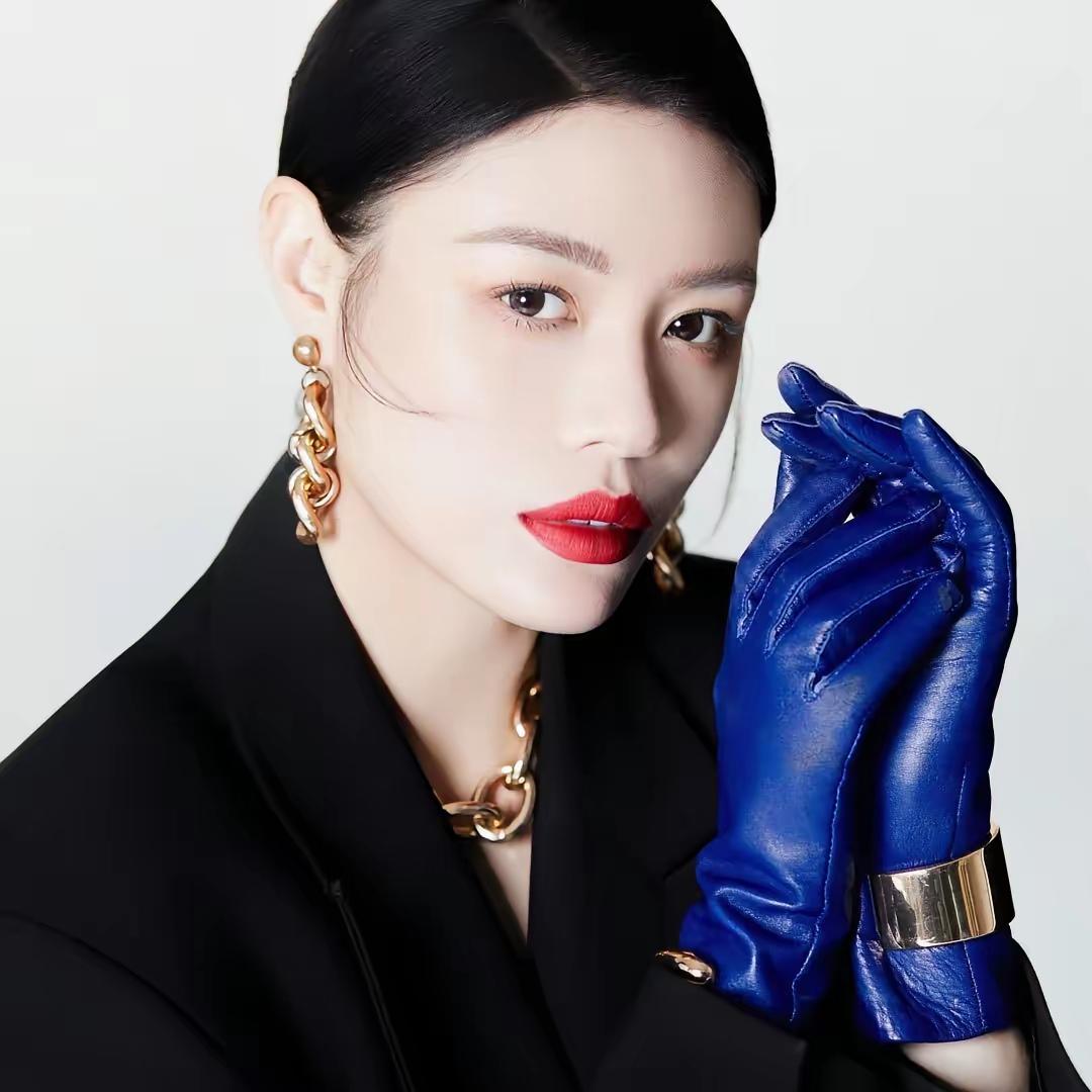 葛荟婕的男友吴海峰，32岁，广西农村，初中学历，曾是薇娅公司司机。两人经朋友介绍