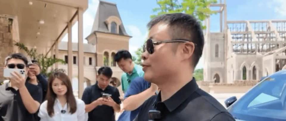 小鹏汽车何小鹏：小米YU7销量会明显超过SU7如果YU7稳态月销量3万辆