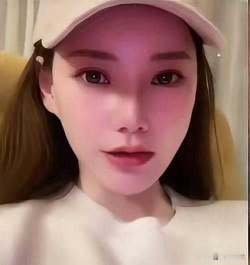 发现了吗从她走到镜头前开始她好像就没一点毛.病外表就不用说了脸和身材没