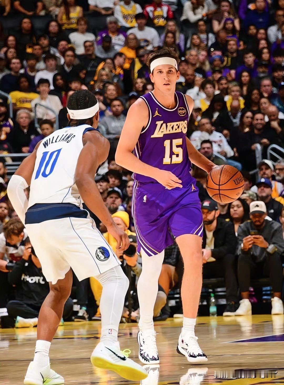 湖人赢了，我不意外，我意外的是里弗斯现在的进攻效率这么高！NBA杯湖人