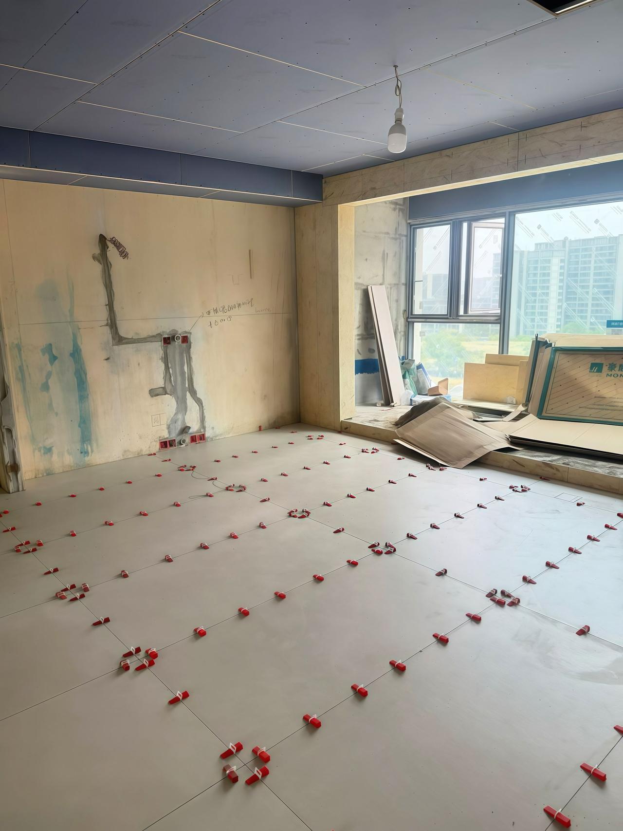 哈哈，😊客户长期在海南，在成都的这套房子装修依旧选择了半包，👍🌵其实，