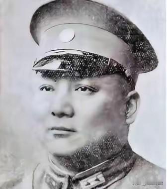 民国荒诞一幕：上将小妾卷走家产投靠中统局长，结拜兄弟蒋介石这样回应1944