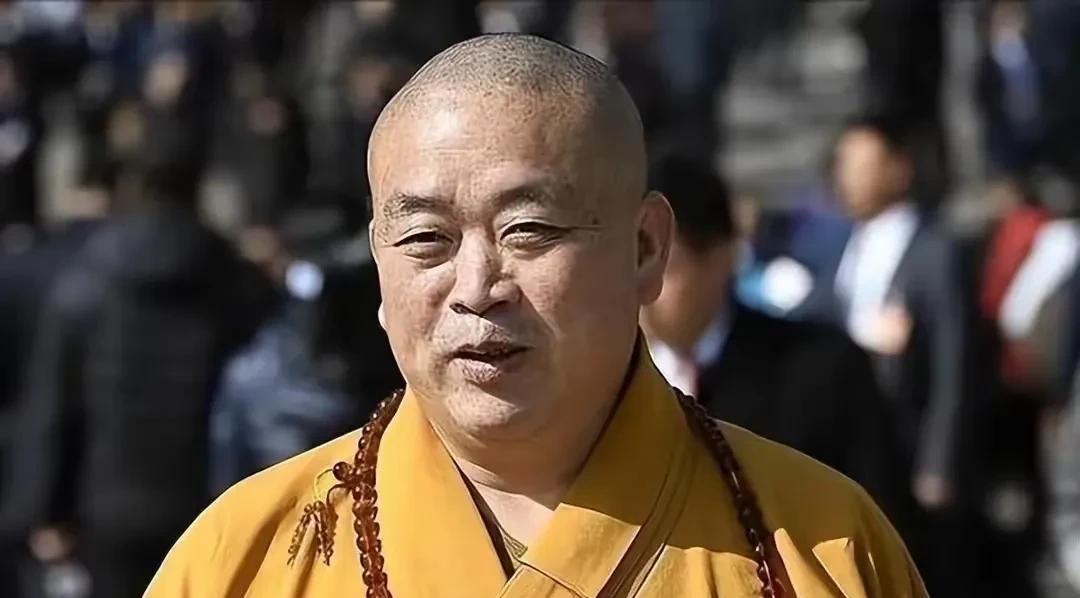 十年前举报释永信的人，也就是2015年国家反腐风暴席卷全国的时候。当时也是释永信