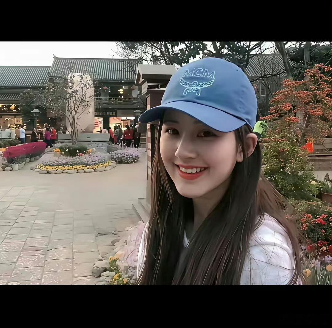 赵露思旧照与现在对比反差强烈，只能说女大十八变，变得太多了吧
