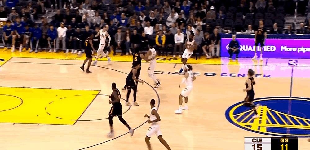 唯独哈登一人，历史独一份！一个得分后卫出身的球员，硬生生把自己打成了历史级的